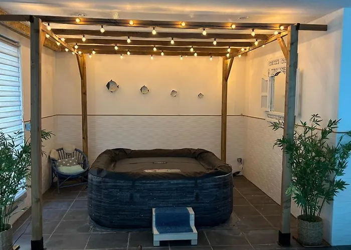 Superbe Studio Privee Au Calme Avec Piscine Et Spa